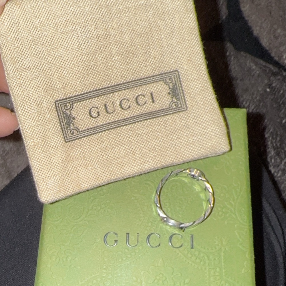 Gucci Twisted Silver Ring - Picture 1 of 3
